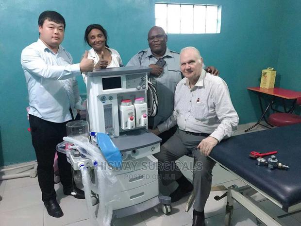 Anaesthesia Machine With Two Vaporizers · Photo 5