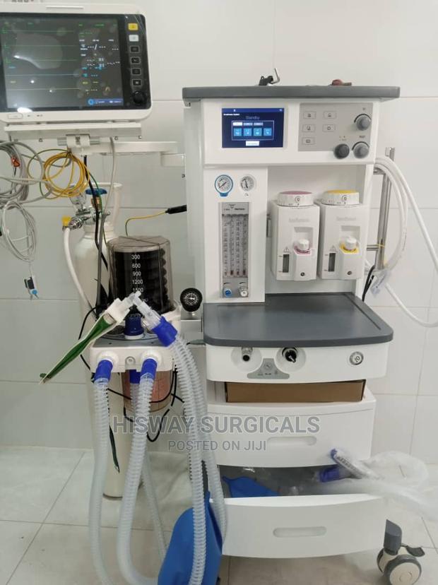 Anaesthesia Machine With Two Vaporizers · Photo 1