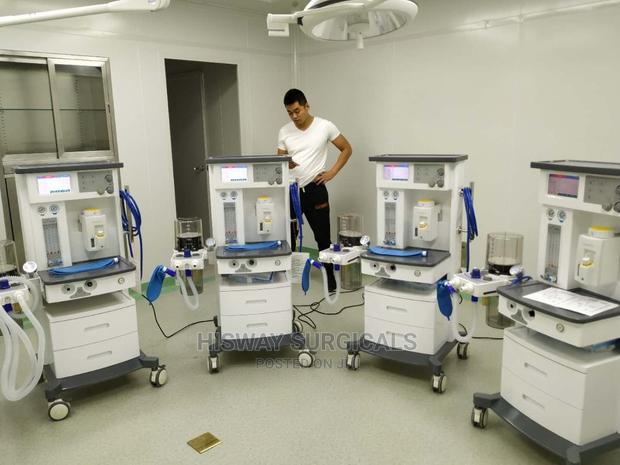 Anaesthesia Machine With Two Vaporizers · Photo 2