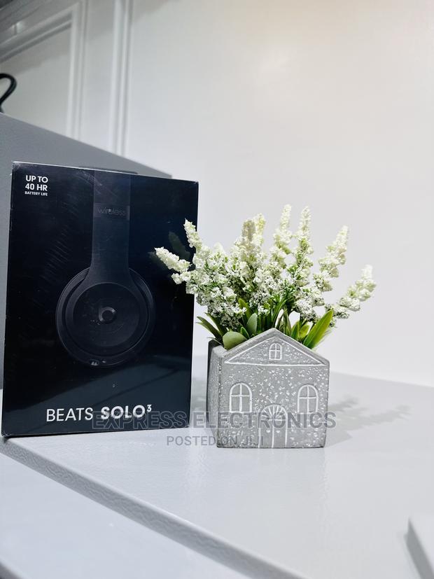 New Arrivals of Beats Solo 3—Headphones · Photo 1