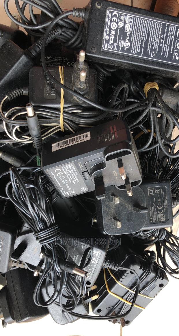 Uk Used 12v,3a,2.5a,2a.Adapters With 3 Pin · Photo 3