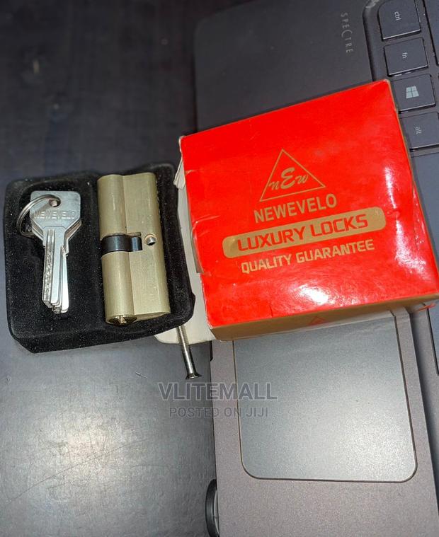 Newevelo Cylinder Door Lock · Photo 2