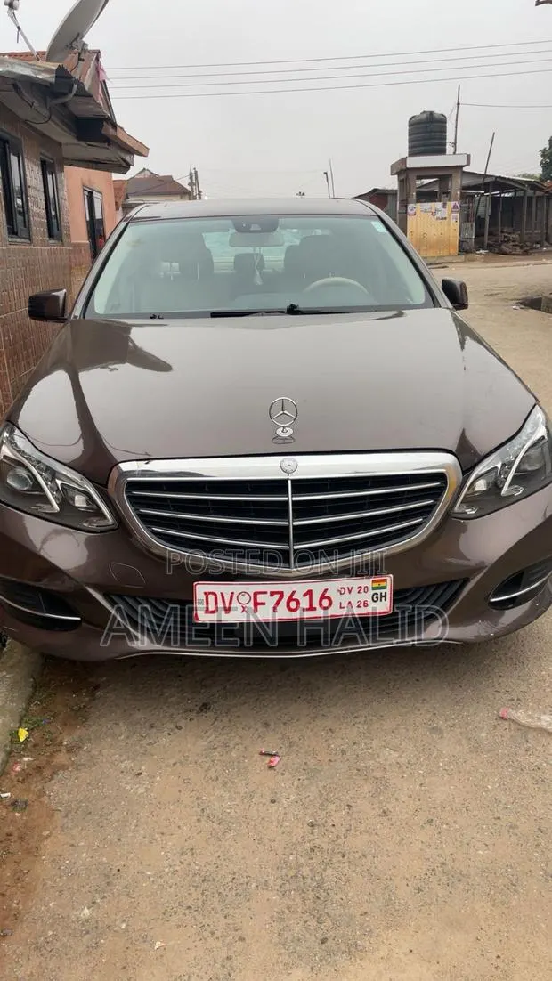 Mercedes-Benz E350 Base 4Matic Sedan AWD (3.5L 6cyl 7A) 2014 · Photo 1