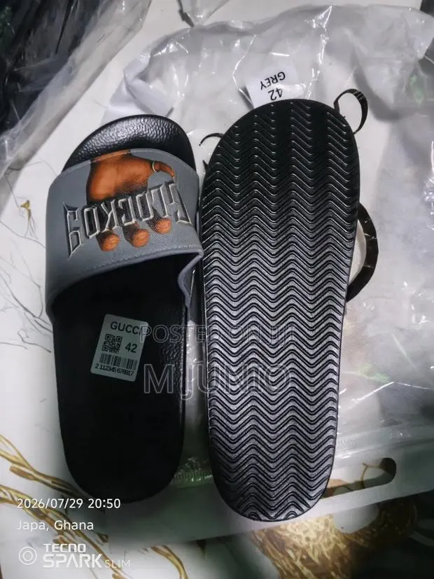 Boys Sandals · Photo 1