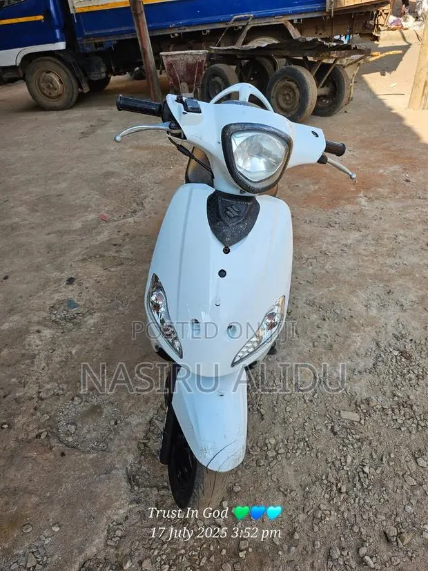 Suzuki Access 125 2021 White · Photo 1