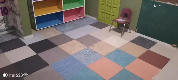 Woolen Carpet Tiles · Photo 2