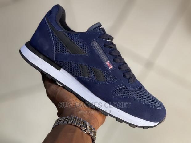 Reebok Classics Sneakers · Photo 1