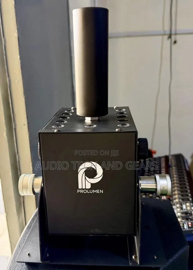 Prolumen Cannon CO2 Jet Fog Machine · Photo 1