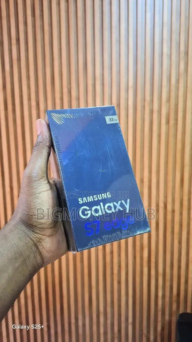 New Samsung Galaxy S7 edge 32 GB Black · Photo 1