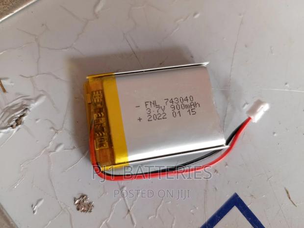 3.7volt 900ah Battery · Photo 1