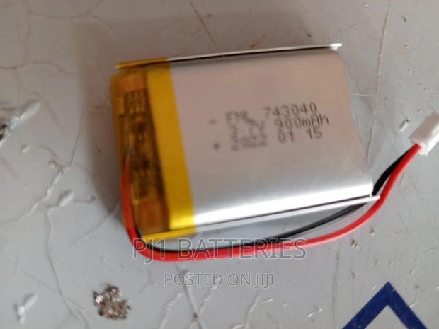 3.7volt 900ah Battery · Photo 2