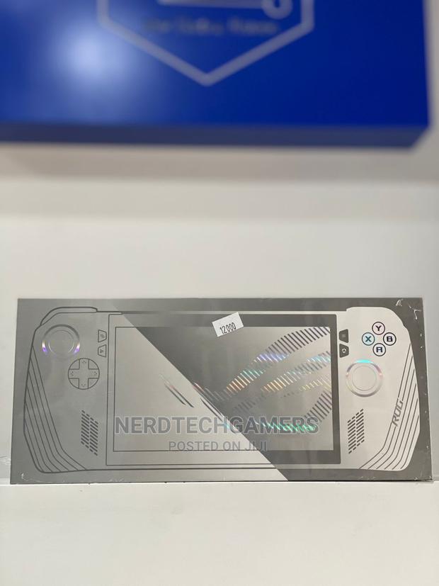 ASUS ROG Ally 7" 120hz Gaming Handheld · Photo 1