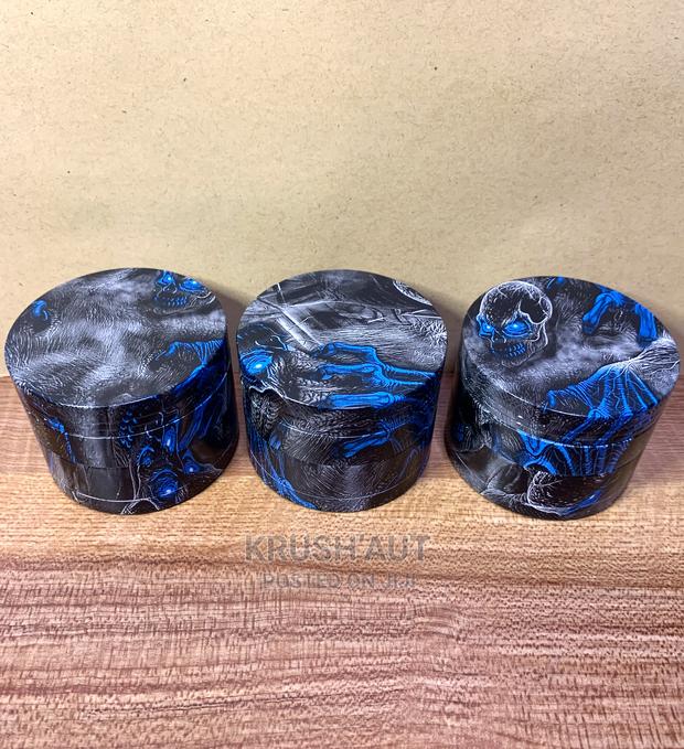 63mm 4 - Piece Viper Premium Grinders · Photo 4