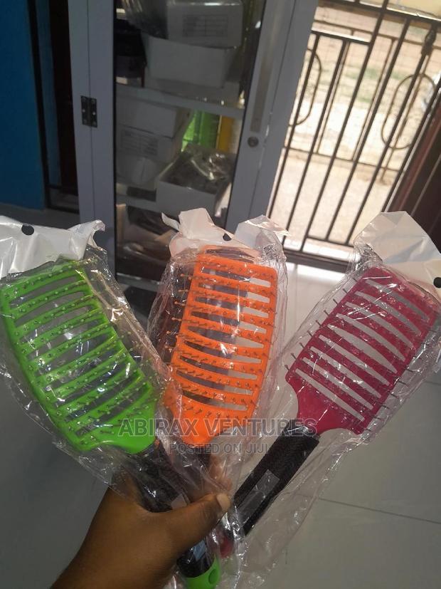 Wig Detangling Brush · Photo 1