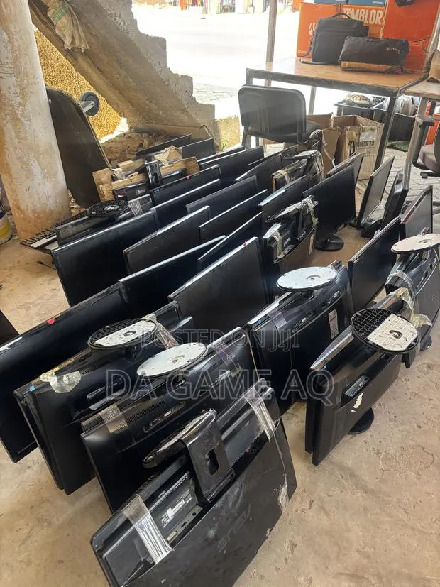 Computer Monitors · Photo 1
