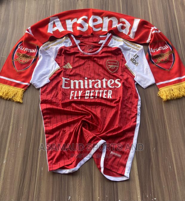 Original Arsenal Jersey And Muffler At Cool Price · Photo 5