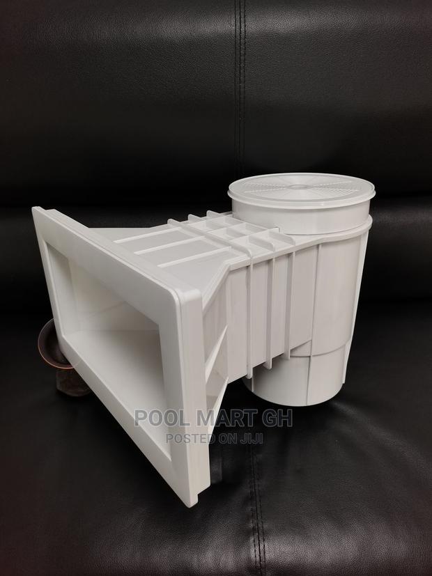 Pool Wall Skimmer 001 · Photo 1