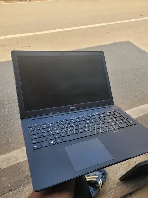 Laptop Dell Latitude 3590 8GB Intel Core i3 SSD 128GB · Photo 1