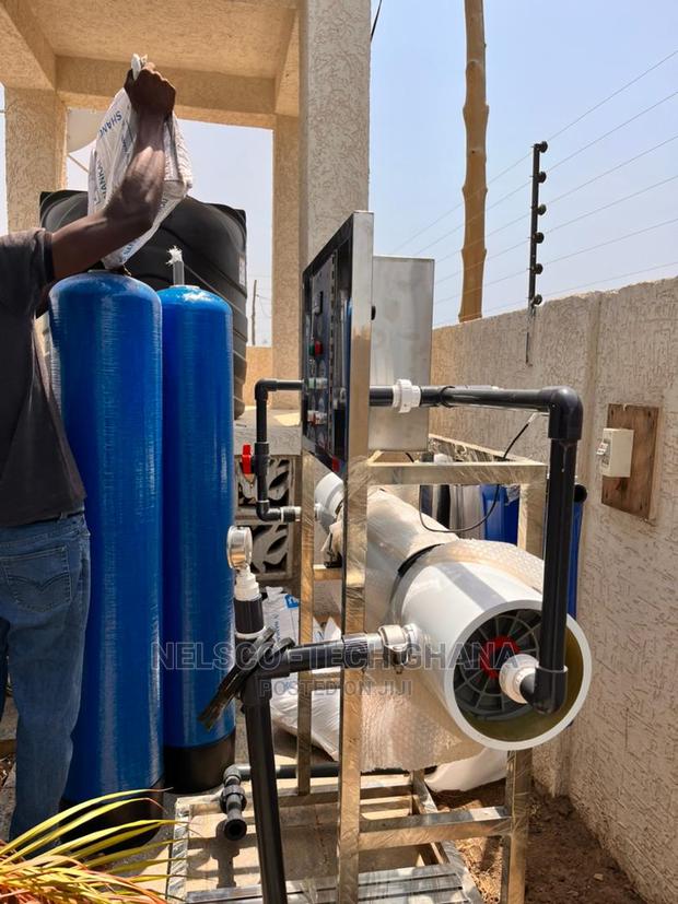 Use Reverse Osmosis Machine · Photo 6