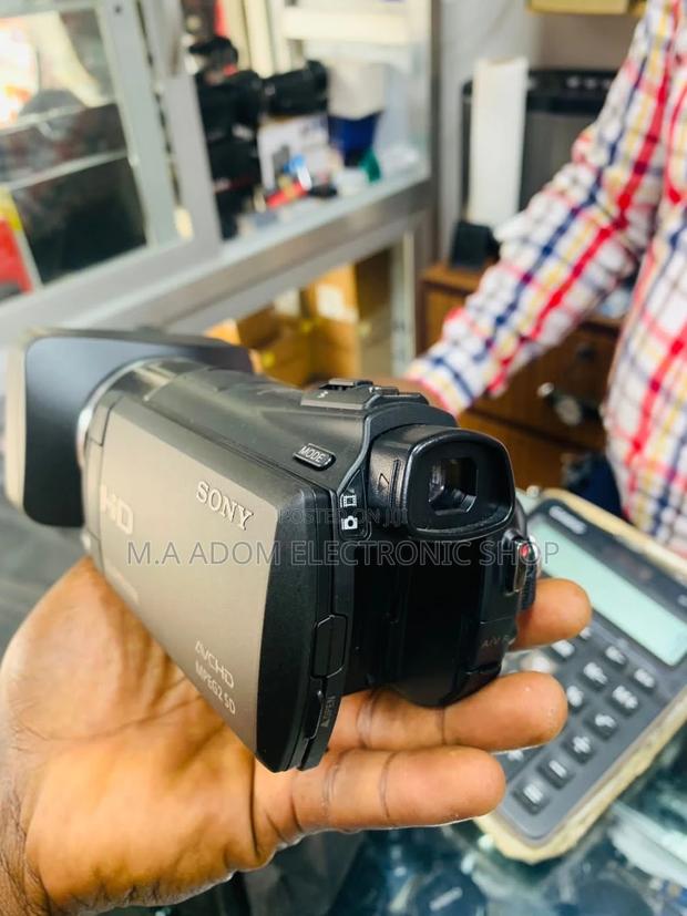 Affordable Sony HXR-MC58C Ultra Compact Pro AVCHD Camcorder · Photo 1