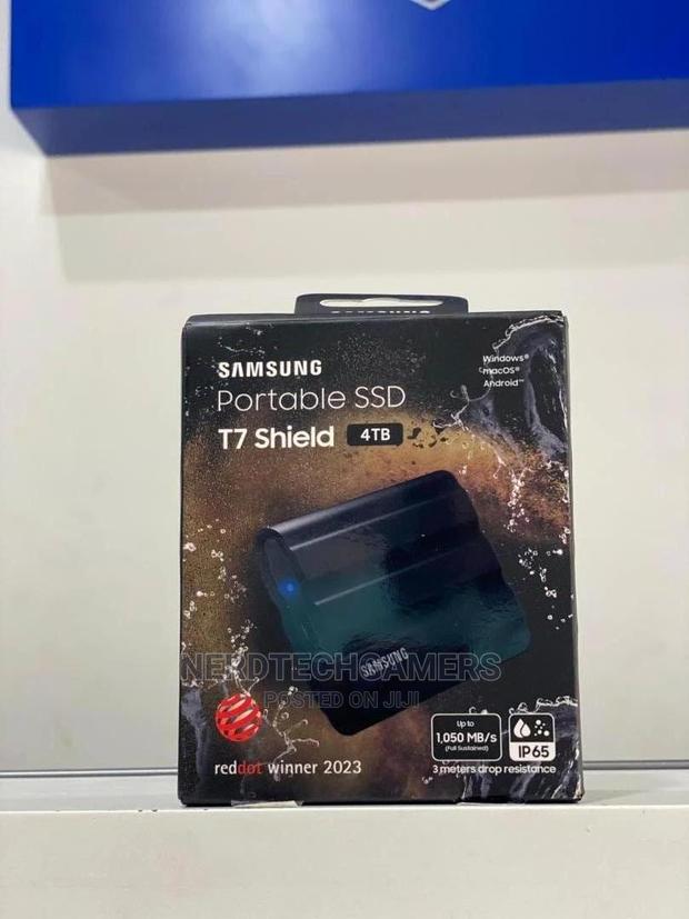 Samsung Portable SSD T7 Shield (Mu-pe1t0s/Eu), 4tb, USB 3.2 · Photo 1