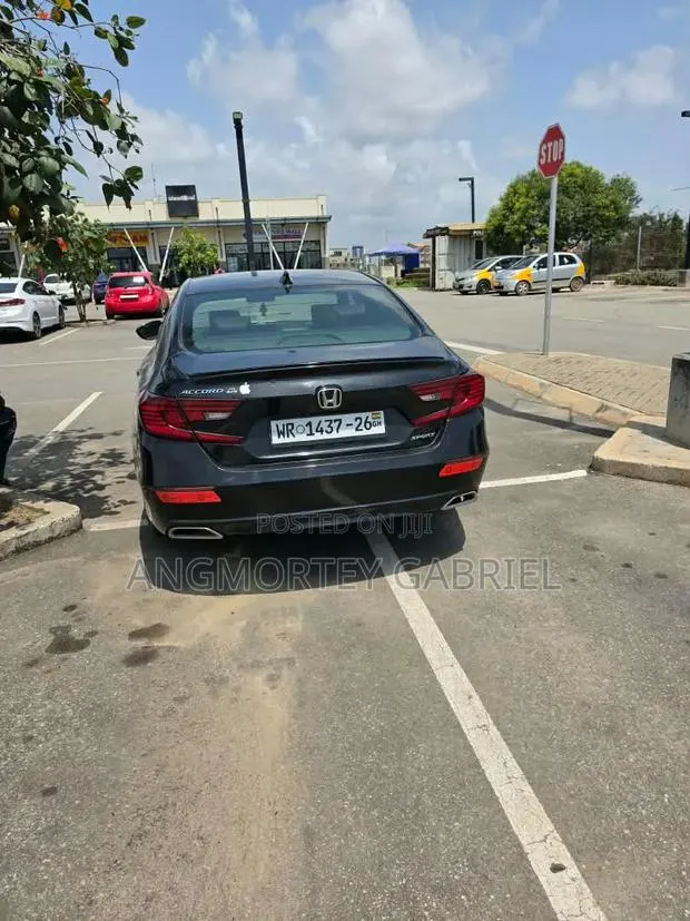 Honda Accord 2018 Black · Photo 1