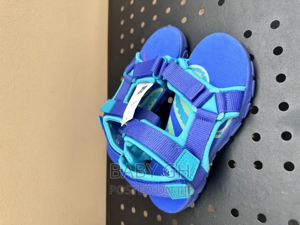 M S Blue and Green Boys Sandals · Photo 2