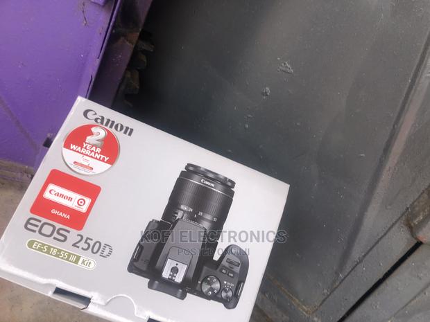 Auto/Manual Focus Type Canon EOS 250D DSLR Camera · Photo 1
