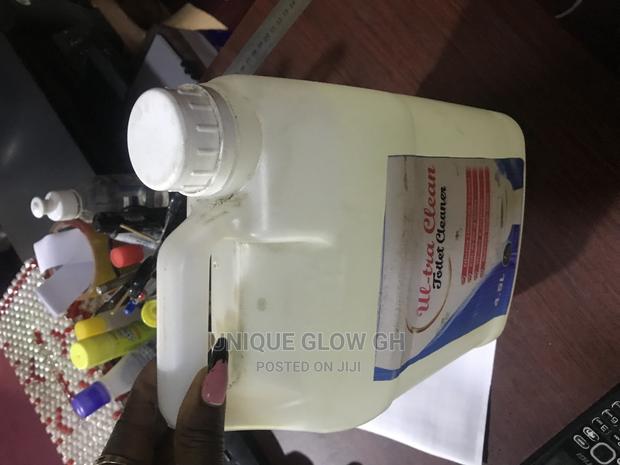 Ultra Clean Toilet Cleaner · Photo 2
