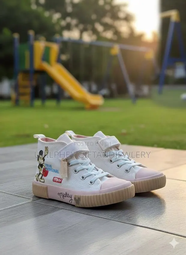Girly Kids Sneakers · Photo 1