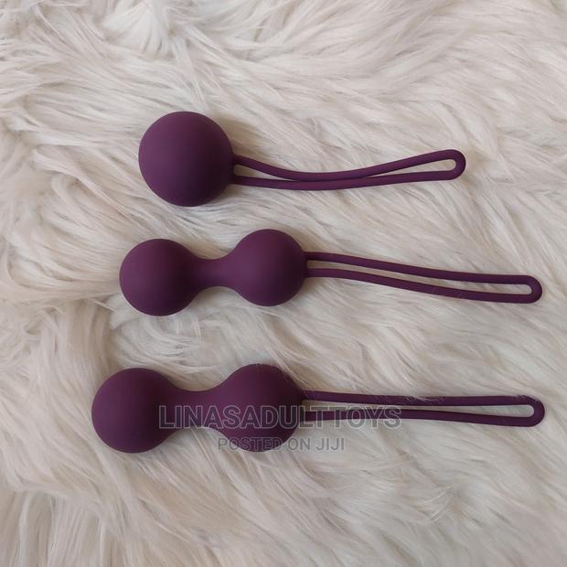 Kegel Exercise Balls · Photo 1