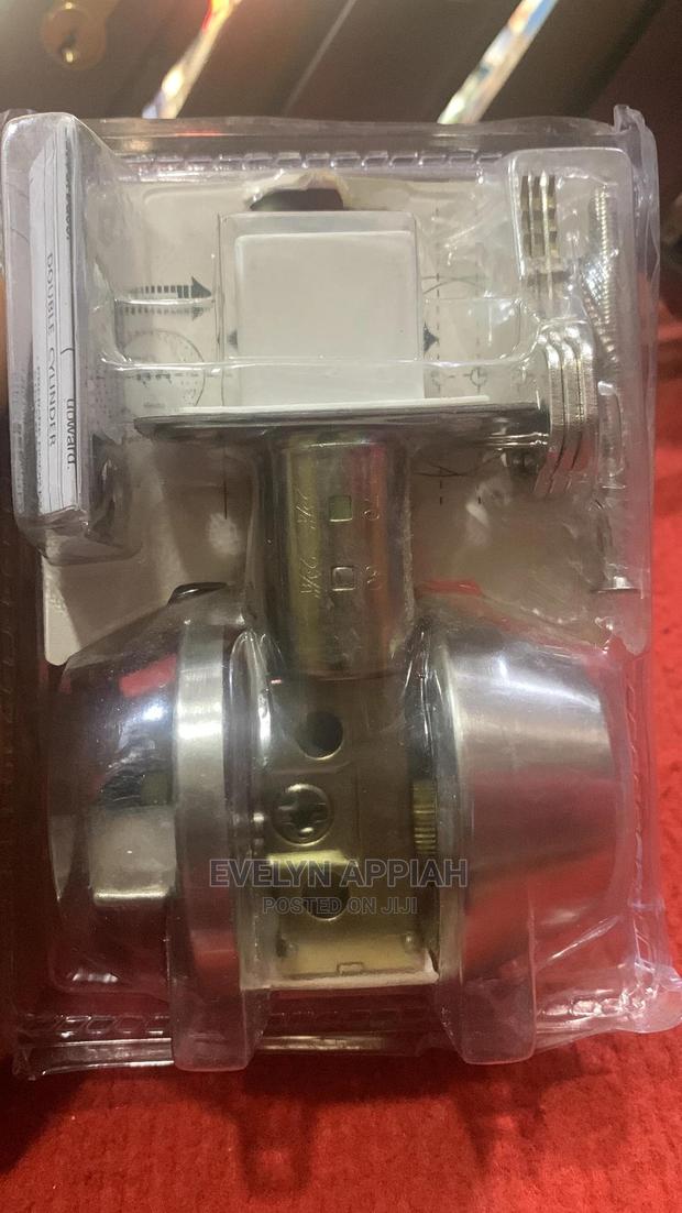 Deadbolt Lock · Photo 2