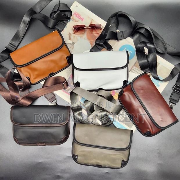 Trendsetting Messenger Bags for Every Occasion · Photo 1