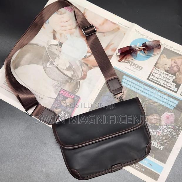 Trendsetting Messenger Bags for Every Occasion · Photo 3
