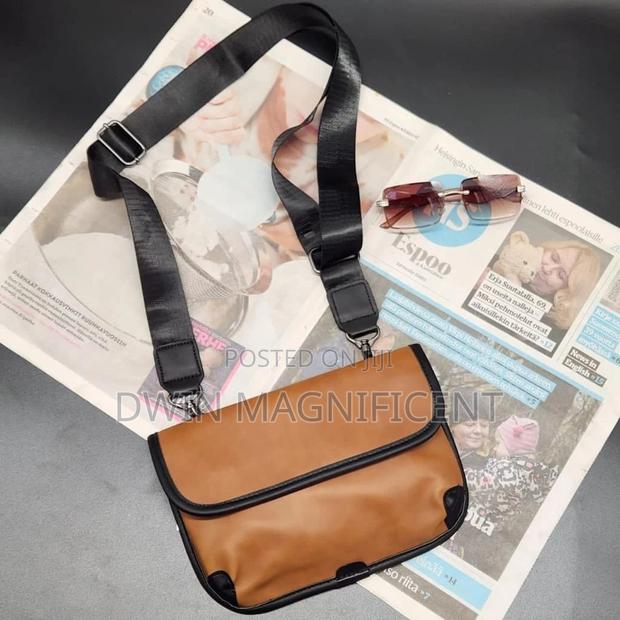 Trendsetting Messenger Bags for Every Occasion · Photo 6