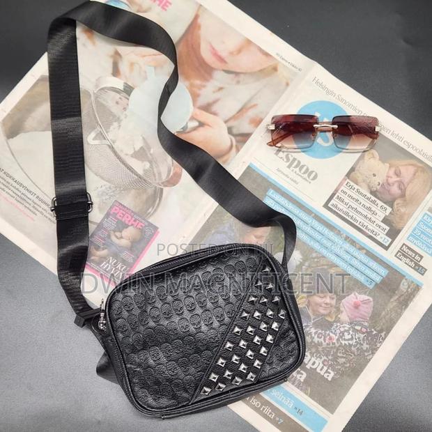 Carry Comfortably, Carry Stylishly · Photo 6