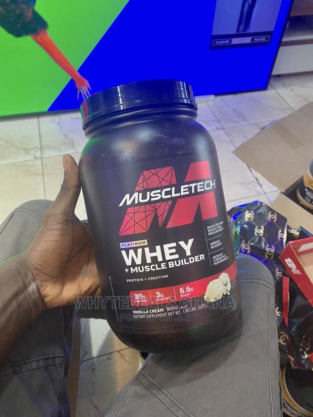 Muscletech 100% Whey Protein Muscle Builder + Creatine · Photo 1