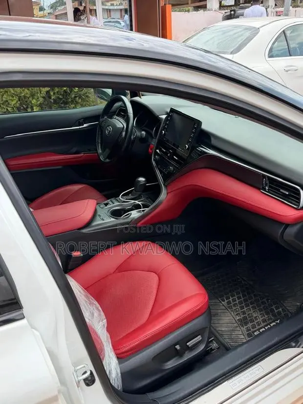 Toyota Camry XSE 2023 White · Photo 1