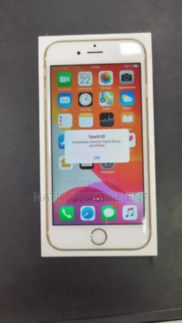 Apple iPhone 6s 16 GB Gold · Photo 1