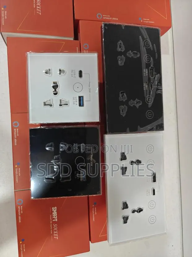 Single and Double Smart Wifi Socket With Usb and Type C Port · Photo 1