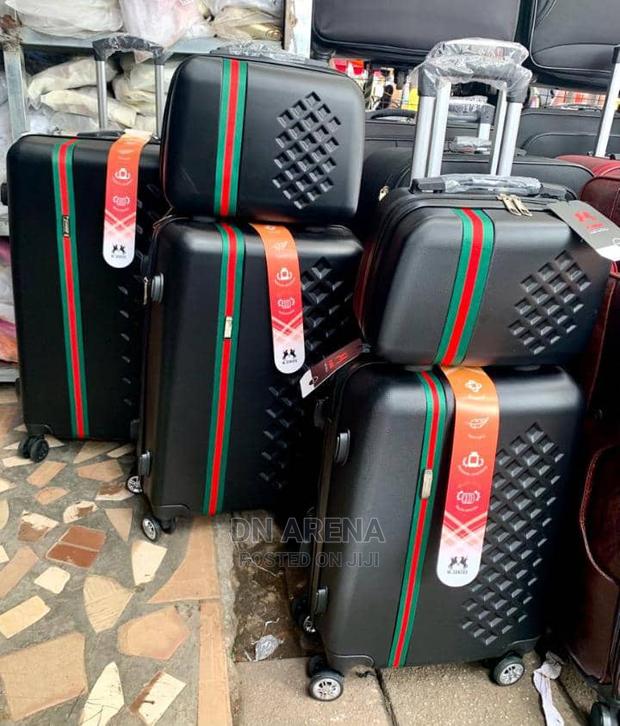 Unbreakable 5 Set Trolley Suite Case · Photo 6