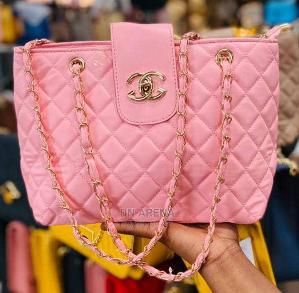 Channel Ladies Handbag · Photo 1
