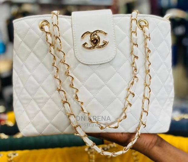 Channel Ladies Handbag · Photo 3