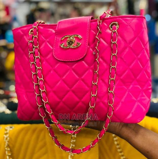 Channel Ladies Handbag · Photo 6