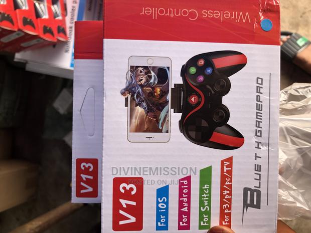 Bluetooth Game Pad Compatible With Smartphone,And Others · Photo 1