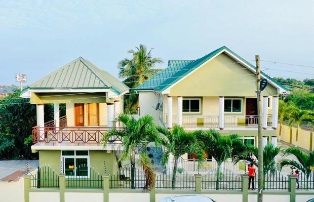 5bdrm Duplex in Budumburam for sale · Photo 2
