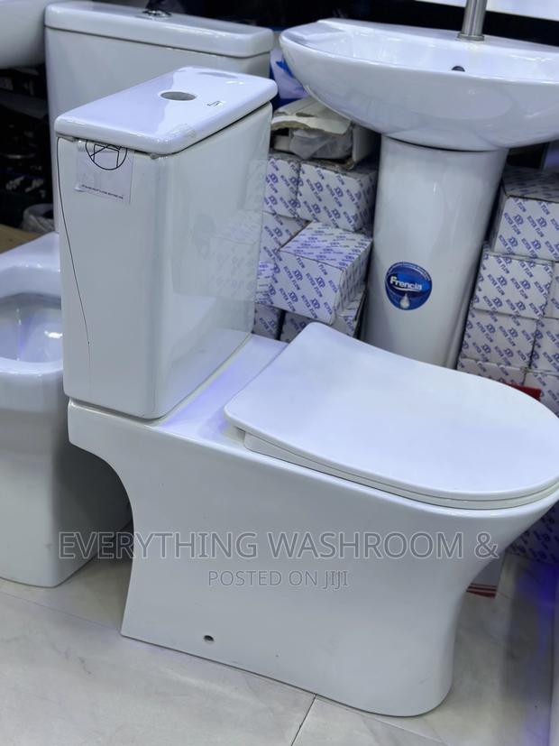 Slim Tank Wc-Flat Cistern-Close Couple Wc-Water Efficient Wc · Photo 1