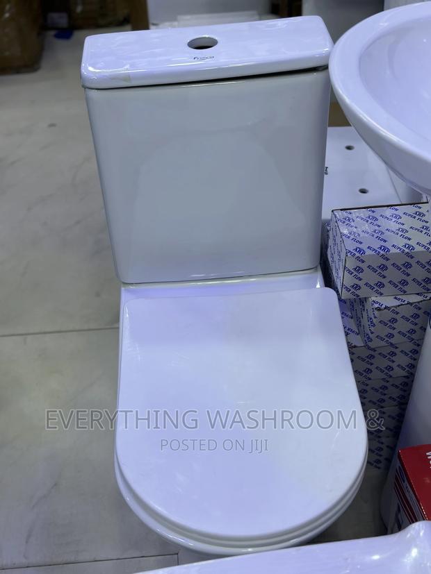 Slim Tank Wc-Flat Cistern-Close Couple Wc-Water Efficient Wc · Photo 3