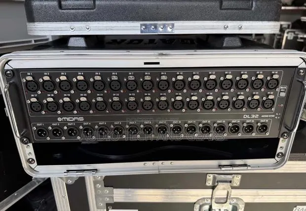 Midas DL32 Digital Stage Box · Photo 1