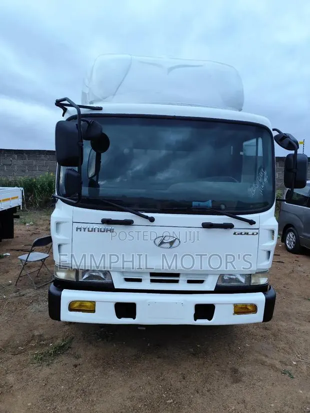 Hyundai Gold 5ton. Full Air Break System. New Arrivals. · Photo 1